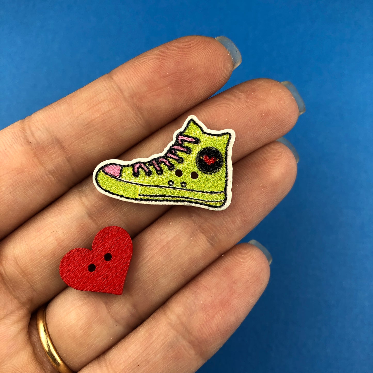 Sneaker and Heart 8 Piece Wooden Button Set