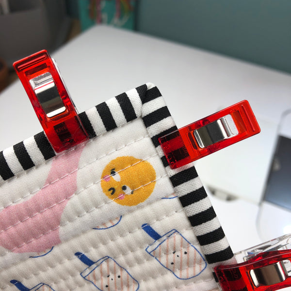 How to easily sew quilt binding and make perfect corners. Pictures and video!