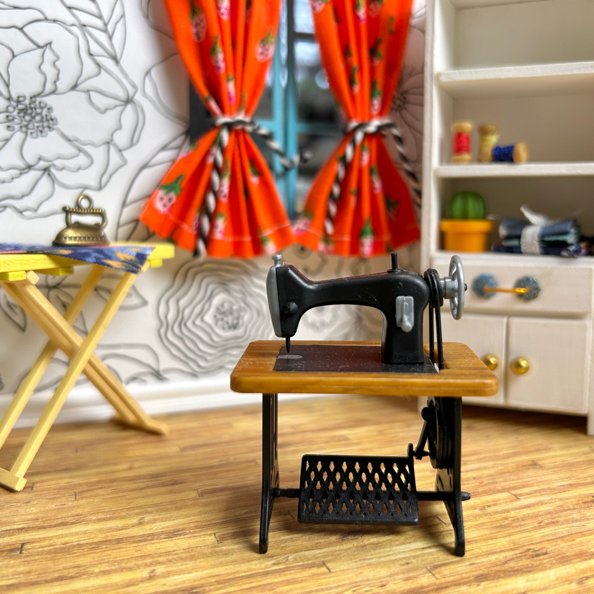 9+ Miniature Sewing Machine Miniature Sewing Machine – Fabric Pop