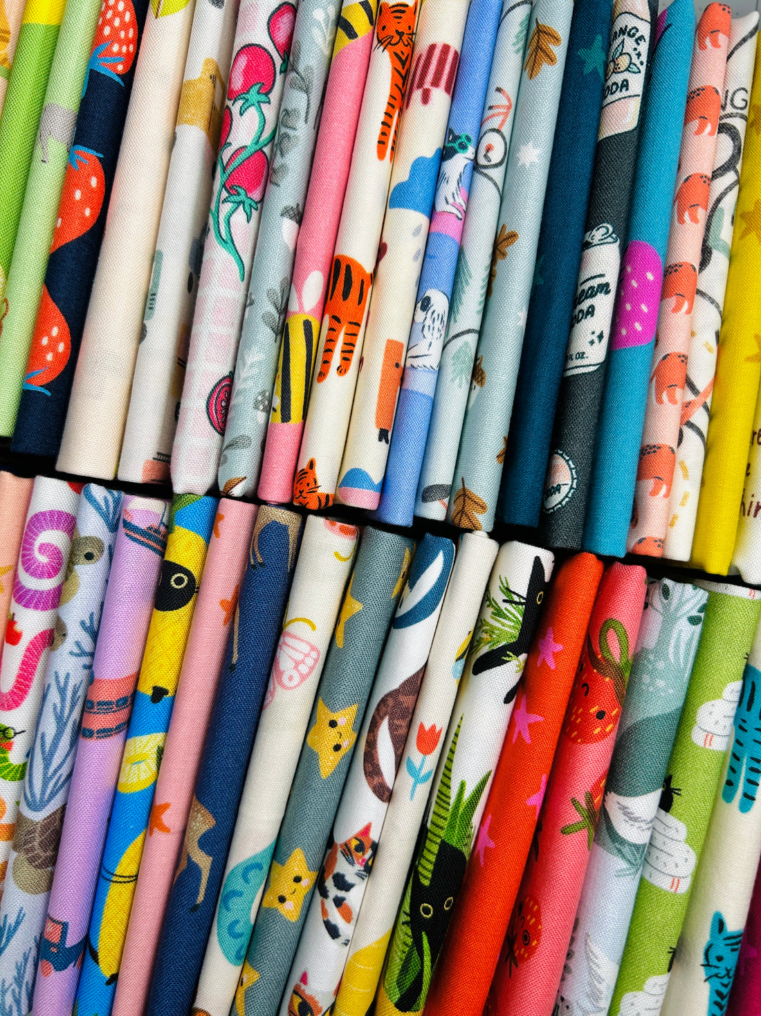 Random Fat Quarter Bundle – Fabric Pop