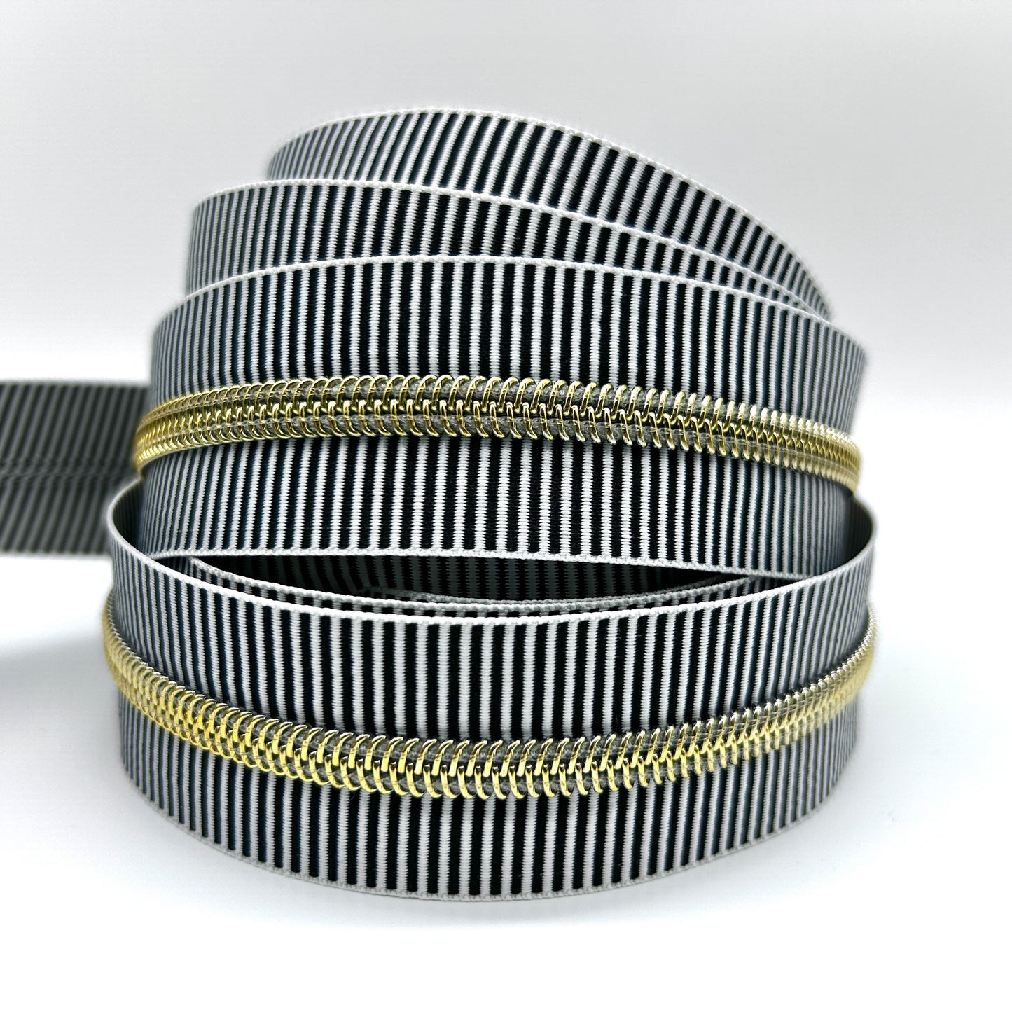 Black & White Striped Nylon #5 Zipper Tape