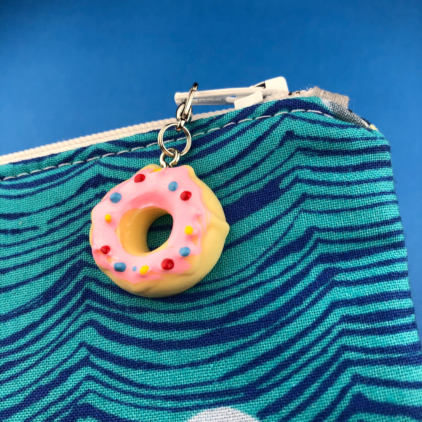 plastic frosted sprinkled donut zipper charm