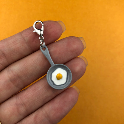 Fried Egg Zipper Charm Gray