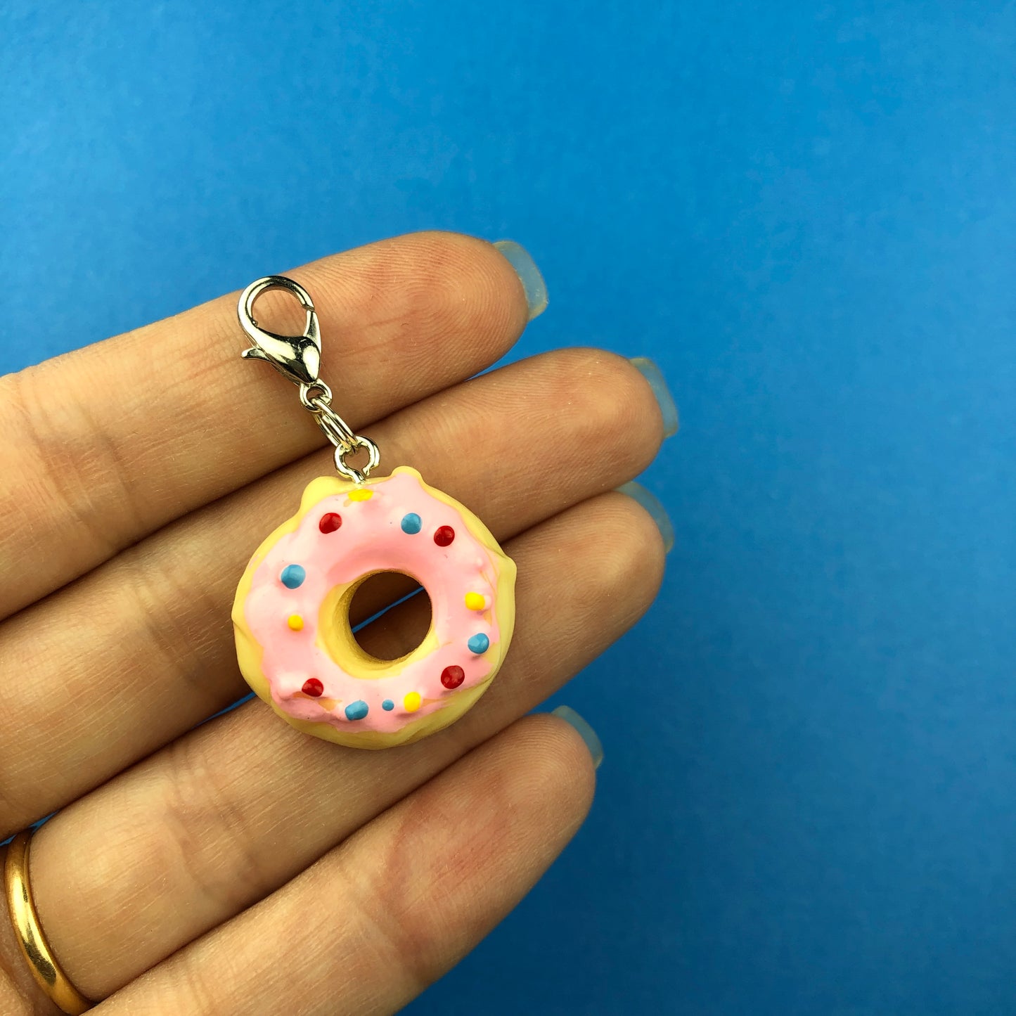 Sprinkled Donut Zipper Charm